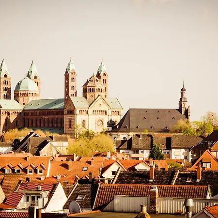 アパート Dompanorama Der Weisse Pfau Fuer 2-4pers スパイヤー