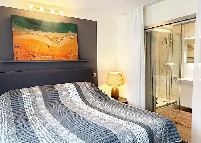 Dompanorama Der Weisse Pfau Fuer 2-4pers * שפייר