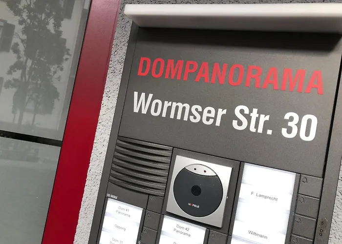 Dompanorama Der Weisse Pfau Fuer 2-4pers